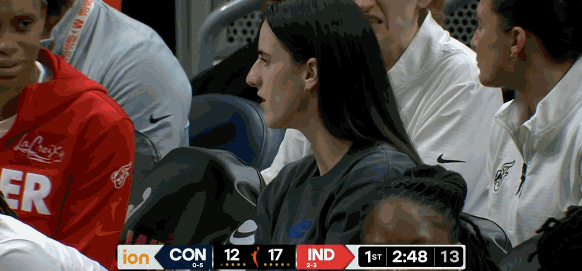 开云-😎狂热、阳光比赛期间,镜头再次给因伤缺阵的克拉克展示侧颜