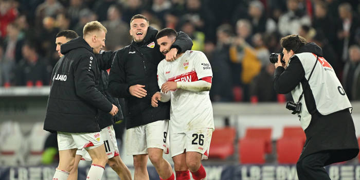 开云体育app-斯图加特击败莱比锡在争夺前四的道路上取得重大突破|莱比锡红牛|拜仁慕尼黑|范德沃特|霍芬海姆|勒沃库森_新浪体育_新浪新闻